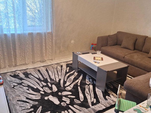 Двустаен апартамент в Перник, Изток - 70 кв.м за 700 €/кв.м - Снимка #1