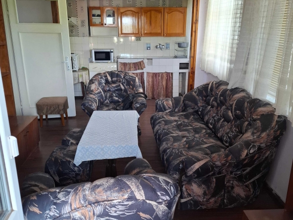 Тристаен апартамент в Ямбол, Военна база - 94 кв.м за 483 €/кв.м - Снимка #1