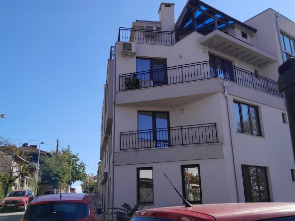 Двустаен апартамент в Пловдив, Център - 59 кв.м за 2356 €/кв.м - Снимка #1