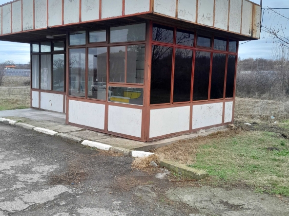 Магазин в с. Бяло поле, Област Стара Загора - 28 кв.м за 137 €/кв.м - Снимка #1