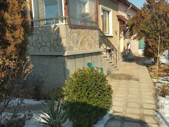 Къща в Ихтиман - 106 кв.м за 1227 €/кв.м - Снимка #1