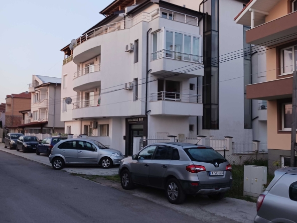 Дава се под наем Едностаен апартамент в Черноморец - 32 кв.м за 382.5 € - Снимка #1