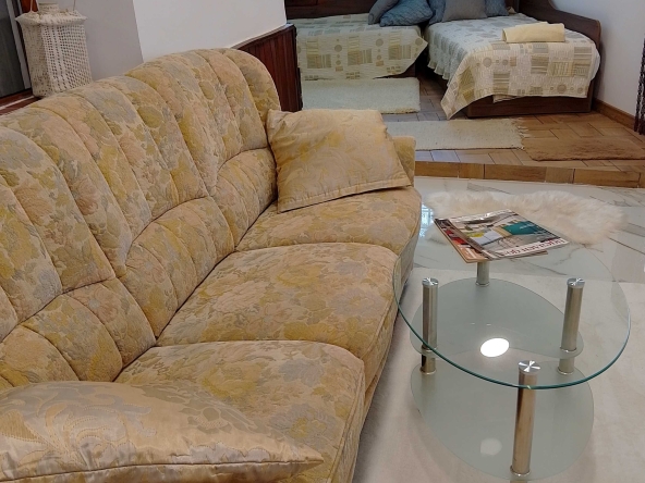 Дава се под наем Къща в Хисаря - 100 кв.м за 122.4 € - Снимка #1