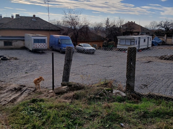 Дава се под наем Парцел в Лом - 600 кв.м за 153 € - Снимка #1