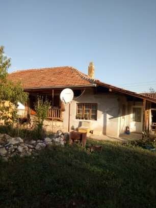 Къща в с. Малък Поровец, Област Разград - 100 кв.м за 255 €/кв.м - Снимка #1