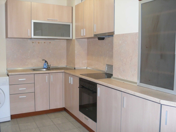 Дава се под наем Тристаен апартамент в София, Зона Б-18 - 98 кв.м за 650 € - Снимка #1