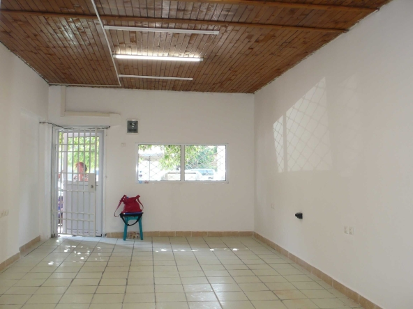 Дава се под наем Магазин в София, Зона Б-19 - 40 кв.м за 500 € - Снимка #1