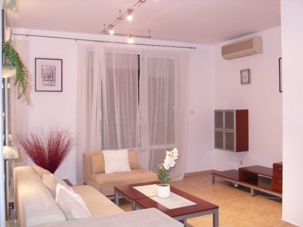 Дава се под наем Тристаен апартамент в София, Зона Б-18 - 119 кв.м за 917.49 € - Снимка #1