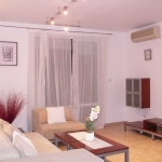 Дава се под наем Тристаен апартамент в София, Зона Б-18 - 119 кв.м за 917.49 € - Снимка #1