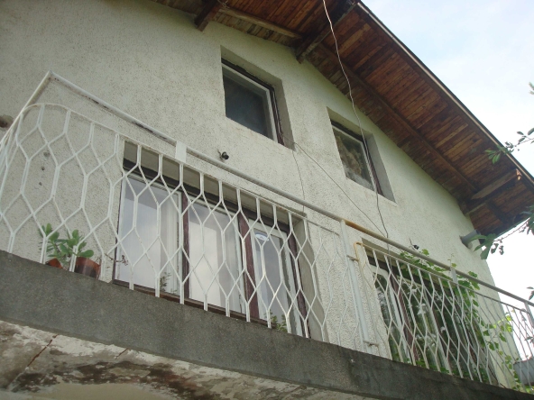 Къща в София, Младост 4 - 150 кв.м за 1100 €/кв.м - Снимка #1