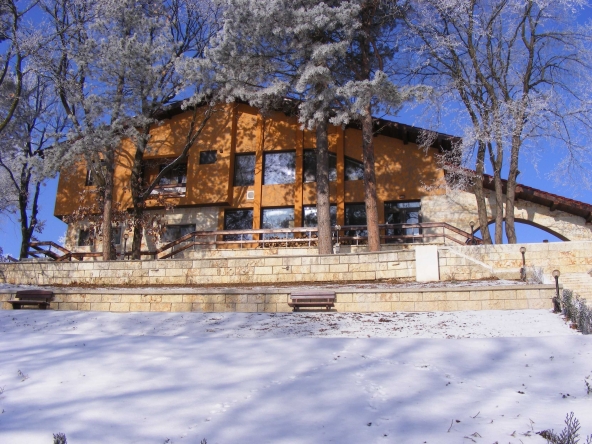 Хотел в Алфатар - 800 кв.м за 288 €/кв.м - Снимка #1