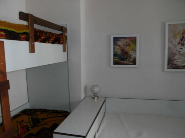 Дава се под наем Двустаен апартамент в София, Център - 40 кв.м за 323.85 € - Снимка #1