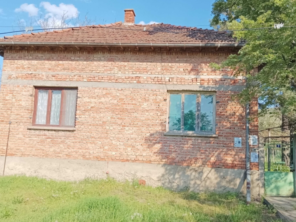 Къща в с. Долни Вит, Област Плевен - 100 кв.м за 153 €/кв.м - Снимка #1
