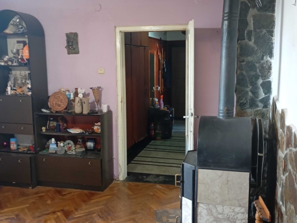 Тристаен апартамент в Карлово - 101 кв.м за 1263 €/кв.м - Снимка #1