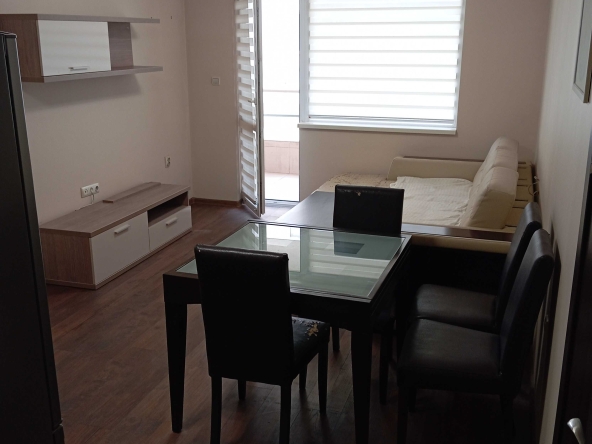 Дава се под наем Тристаен апартамент в с. Самоводене, Област Велико Търново - 80 кв.м за 357 € - Снимка #1