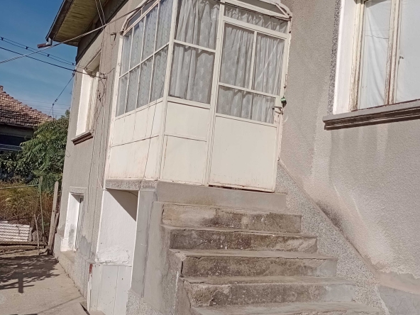 Къща в с. Стежерово, Област Плевен - 140 кв.м за 73 €/кв.м - Снимка #1