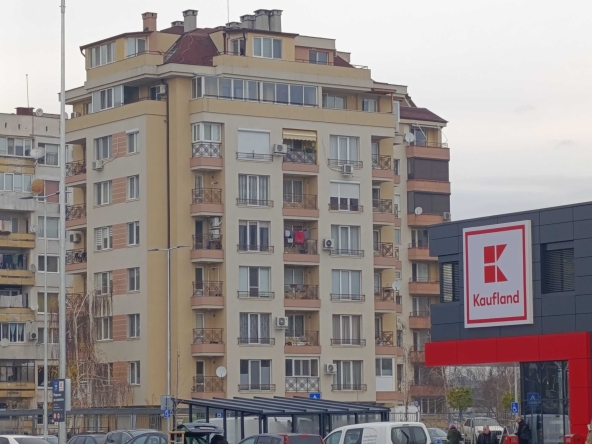 Дава се под наем Двустаен апартамент в София, Толстой - 67 кв.м за 548.25 € - Снимка #1