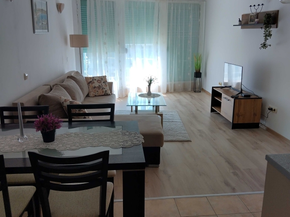 Двустаен апартамент в к.к. Слънчев бряг - 70 кв.м за 900 €/кв.м - Снимка #1