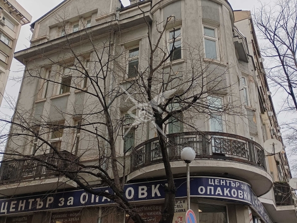Тристаен апартамент в София, Център - 88 кв.м за 2171 €/кв.м - Снимка #1