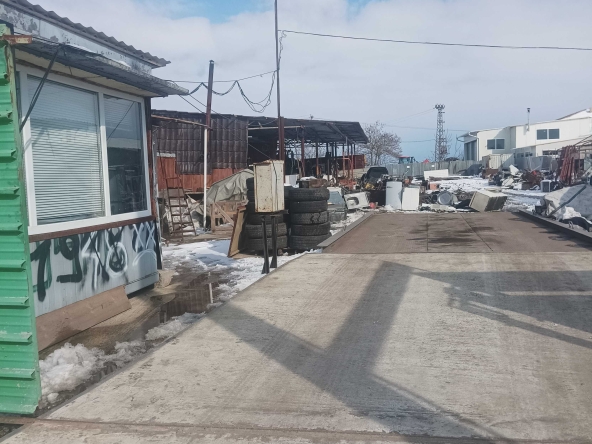 Промишлена сграда в Каварна - 1511 кв.м за 54 €/кв.м - Снимка #1