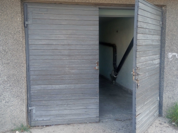 Дава се под наем Гараж / Паркомясто в Русе, Център - 21 кв.м за 75 € - Снимка #1