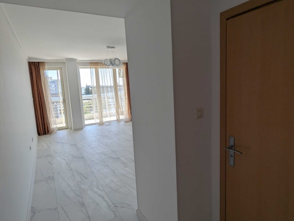 Ателие в к.к. Слънчев бряг - 52 кв.м за 1349 €/кв.м - Снимка #1