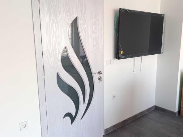 Дава се под наем Двустаен апартамент в Варна, Бизнес хотел - 60 кв.м за 612 € - Снимка #1