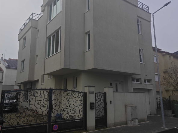 Къща в Приморско - 343 кв.м за 1190 €/кв.м - Снимка #1