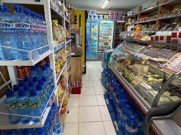 Магазин в Варна, Левски - 20 кв.м за 319 €/кв.м - Снимка #1