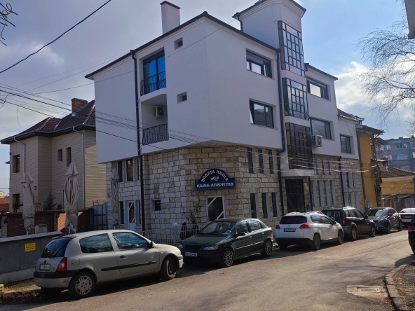 Дава се под наем Магазин в Горна Оряховица - 120 кв.м за 510 € - Снимка #1