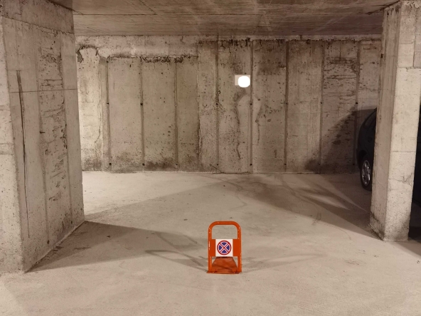 Дава се под наем Гараж / Паркомясто в Благоевград, Баларбаши - 15 кв.м за 45.9 € - Снимка #1