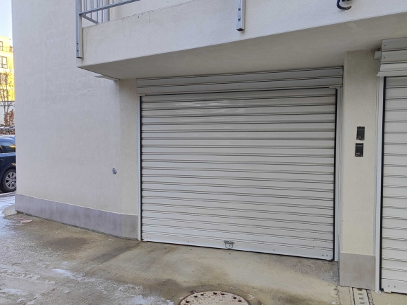 Дава се под наем Гараж / Паркомясто в София, Овча купел 1 - 15 кв.м за 112.2 € - Снимка #1