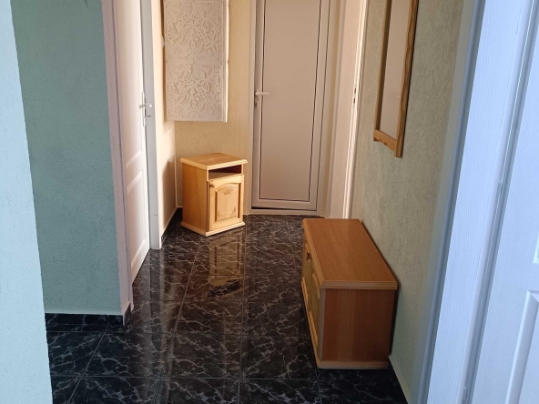 Дава се под наем Двустаен апартамент в Добрич, Дружба 2 - 63 кв.м за 255 € - Снимка #1