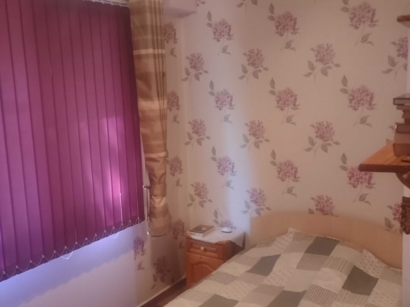 Двустаен апартамент в Шумен, Добруджански - 55 кв.м за 7 €/кв.м - Снимка #1