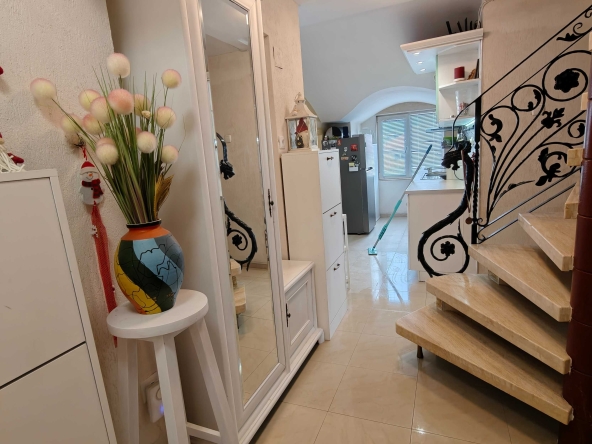 Мезонет в Стара Загора, Самара 3 - 137 кв.м за 10 €/кв.м - Снимка #1