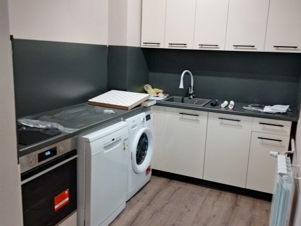 Дава се под наем Четиристаен апартамент в София, Гео Милев - 111 кв.м за 1150 € - Снимка #1