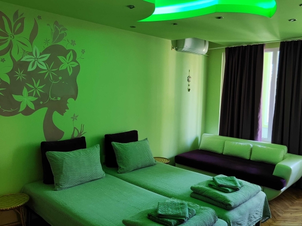 Дава се под наем Двустаен апартамент в Бургас, Меден рудник - зона В - 70 кв.м за 410 € - Снимка #1