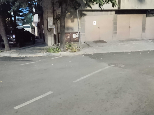 Дава се под наем Магазин в Хасково, Дружба 1 - 20 кв.м за 127.5 € - Снимка #1