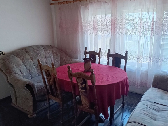 Дава се под наем Многостаен апартамент в Ямбол, Аврен - 82 кв.м за 306 € - Снимка #1