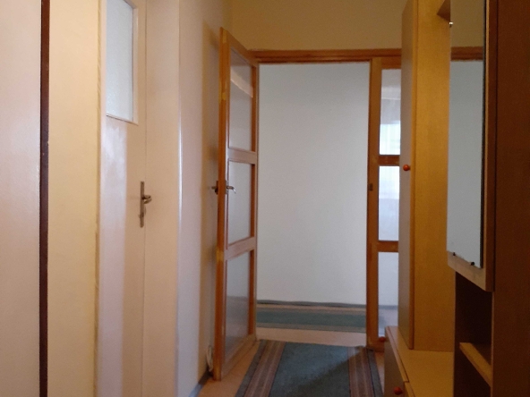 Дава се под наем Четиристаен апартамент в Варна, Окръжна болница - 96 кв.м за 306 € - Снимка #1