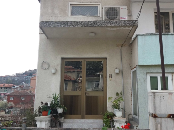 Етаж от къща в с. Аспарухово, Област Варна - 105 кв.м за 321 €/кв.м - Снимка #1