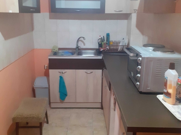 Дава се под наем Двустаен апартамент в Сливен, Сини камъни - 48 кв.м за 204 € - Снимка #1