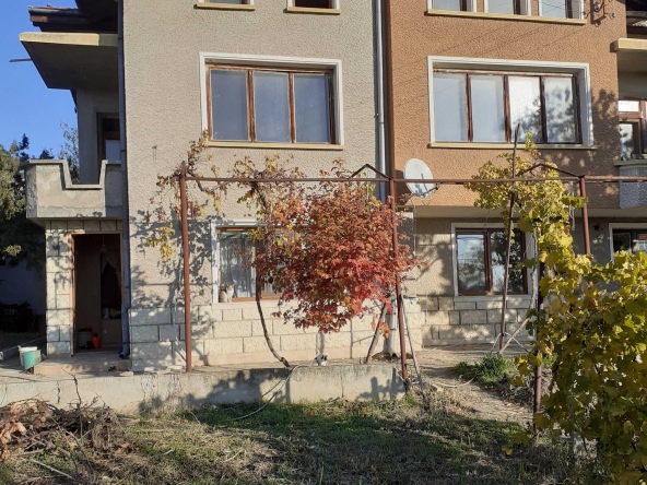 Къща в с. Хрищени, Област Стара Загора - 400 кв.м за 425 €/кв.м - Снимка #1