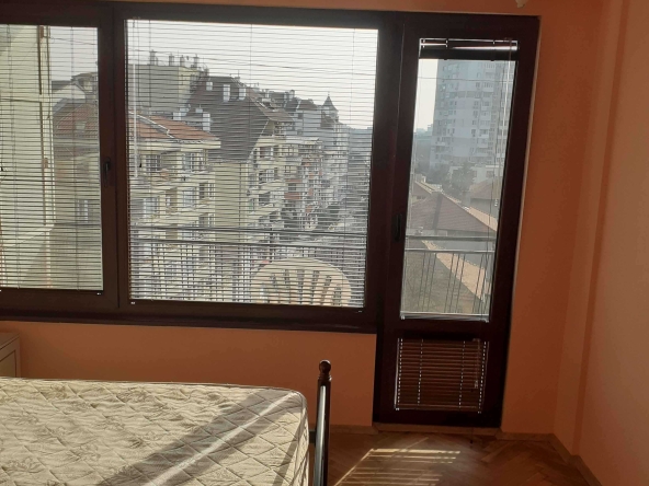 Дава се под наем Двустаен апартамент в Варна, Левски - 45 кв.м за 357 € - Снимка #1