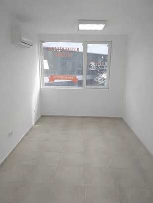 Дава се под наем Офис в Бургас, Център - 67 кв.м за 225 € - Снимка #1