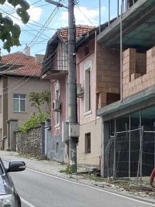 Къща в Карлово - 240 кв.м за 563 €/кв.м - Снимка #1