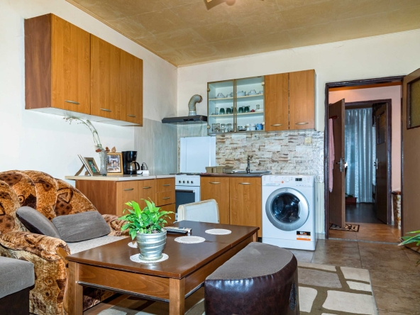 Тристаен апартамент в Бургас, Меден рудник - зона В - 85 кв.м за 1124 €/кв.м - Снимка #1