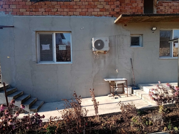 Етаж от къща в Мездра - 76 кв.м за 537 €/кв.м - Снимка #1