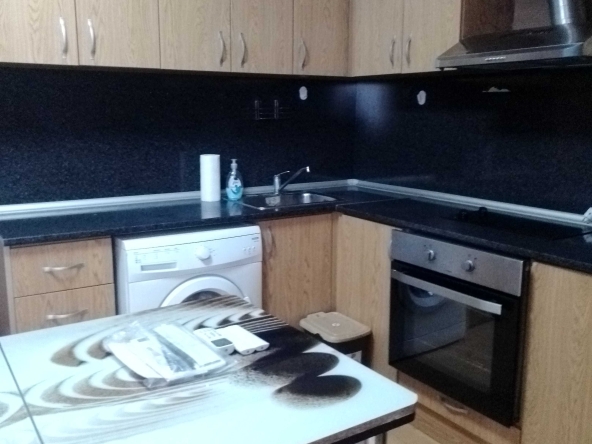 Дава се под наем Тристаен апартамент в Плевен, Дружба 1 - 120 кв.м за 357 € - Снимка #1