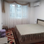 Дава се под наем Тристаен апартамент в Плевен, Идеален център - 85 кв.м за 348.84 € - Снимка #1